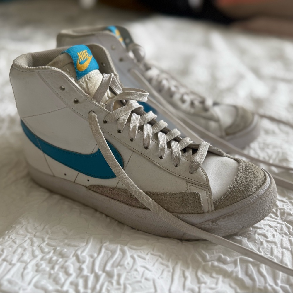 Nike White and Blue High-Top Blazers - Picture 2 of 5